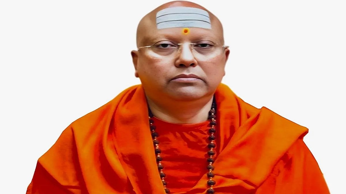 दिल्ली: शारदा इंस्टीट्यूट की 17 छात्राओं ने लगाया यौन उत्पीड़न का आरोप, फरार स्वामी चैतन्यानंद सरस्वती की तलाश