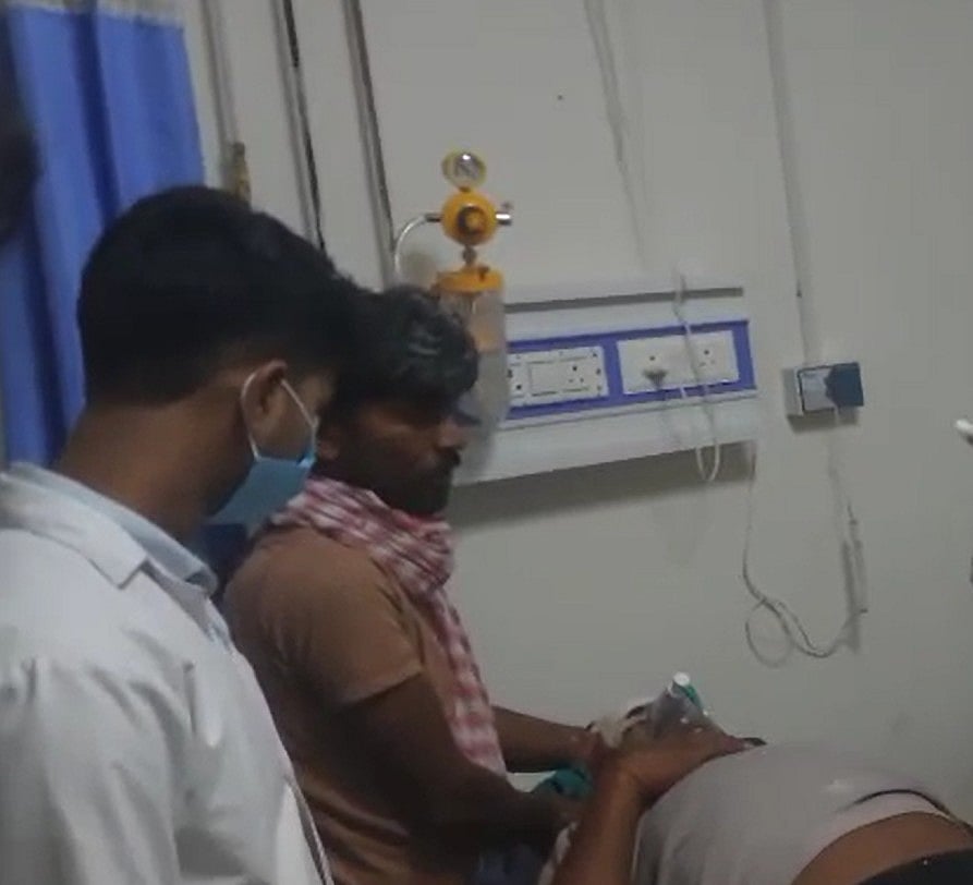बिहार में अपराधियों के हौसले बुलंद! सिवान में दो घंटे के अंदर दो लोगों को बदमाशों ने मारी गोली, हालत गंभीर