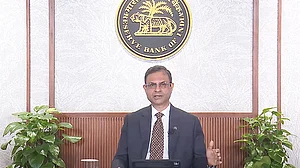 RBI ने रेपो रेट में नहीं किया कोई बदलाव, टैरिफ के कारण निर्यात को लेकर चिताएं बरकरार