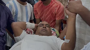 यूपी: जेल में पूर्व मंत्री गायत्री प्रसाद प्रजापति पर जानलेवा हमला, बेटी अंकिता ने सीएम योगी से मांगी सुरक्षा
