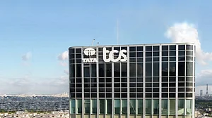 एक तिमाही में TCS के कर्मचारियों की संख्या 19,755 घटी, कर्मचारी संगठन ने बड़ी संख्या में छंटनी का आरोप लगाया