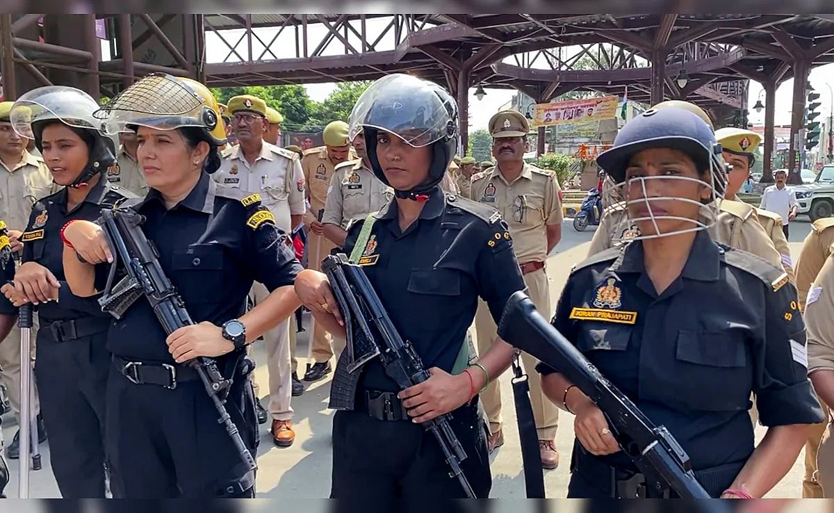 बरेली में जुमे की नमाज को लेकर सख्त सुरक्षा इंतजाम, 48 घंटे के लिए इंटरनेट सेवाएं बंद, चप्पे चप्पे पर पुलिस तैनात 