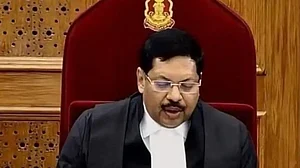 BCI ने चीफ जस्टिस पर हमला करने वाले वकील की प्रैक्टिस निलंबित की, सोनिया गांधी ने घटना को संविधान पर हमला बताया
