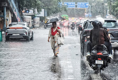 दिल्ली-एनसीआर में IMD ने जारी किया येलो अलर्ट, गरज के साथ छींटे और तेज हवाओं की चेतावनी