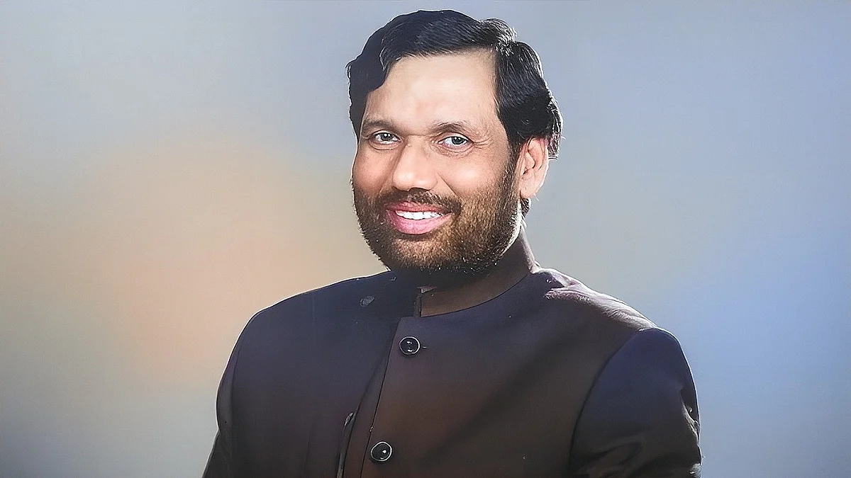 रामविलास पासवानः राजनीति के मौसम वैज्ञानिक, 6 प्रधानमंत्रियों के कार्यकाल में मंत्री रहने का अनूठा रिकॉर्ड