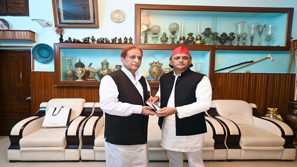 UP: आजम खान से उनके घर पर अकेले मिले अखिलेश यादव, बोले- सरकार ने बहुत ज्यादती की है