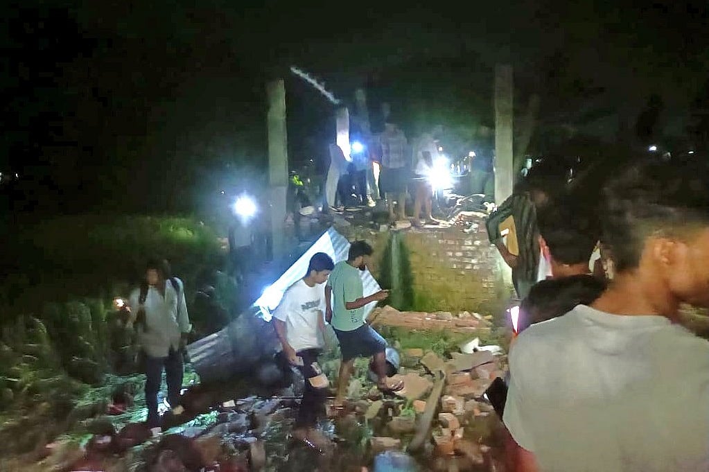अयोध्या में जोरदार धमाके से मकान गिरा, पांच लोगों की मौत, कई घायल, पुलिस जांच में जुटी