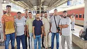 बिहार में 300 बेरोजगारों से विदेश भेजने के नाम पर करोड़ों की ठगी, यूपी के 11 युवा भी शिकार, वीजा-टिकट निकला फर्जी