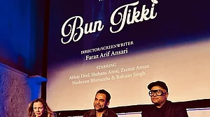 सिनेजीवन: अभय देओल ने ग्रीस में किया ‘बन टिक्की’ का प्रमोशन और श्वेता त्रिपाठी ने शुरू की 'मिर्जापुर' फिल्म की शूटिंग
