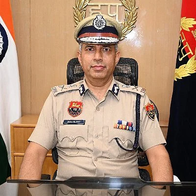 हरियाणा के DGP शत्रुजीत कपूर लंबी छुट्टी पर भेजे गए 