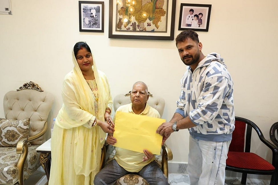 नाव में एंट्री के साथ सामने आया खेसारी का दबंग अवतार और कभी चाय की दुकान पर बर्तन धोते थे ओम पुरी