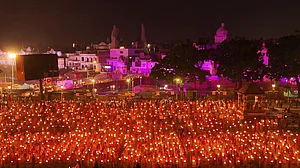 परंपरागत दीपावली का विलोम बन गया दीपोत्सव