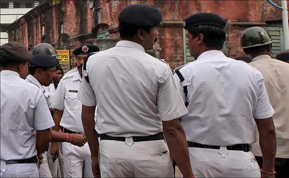 बंगालः आरजी कर रेप कांड के दोषी की भांजी का शव अलमारी से लटका मिला, लोगों ने माता-पिता पर किया हमला