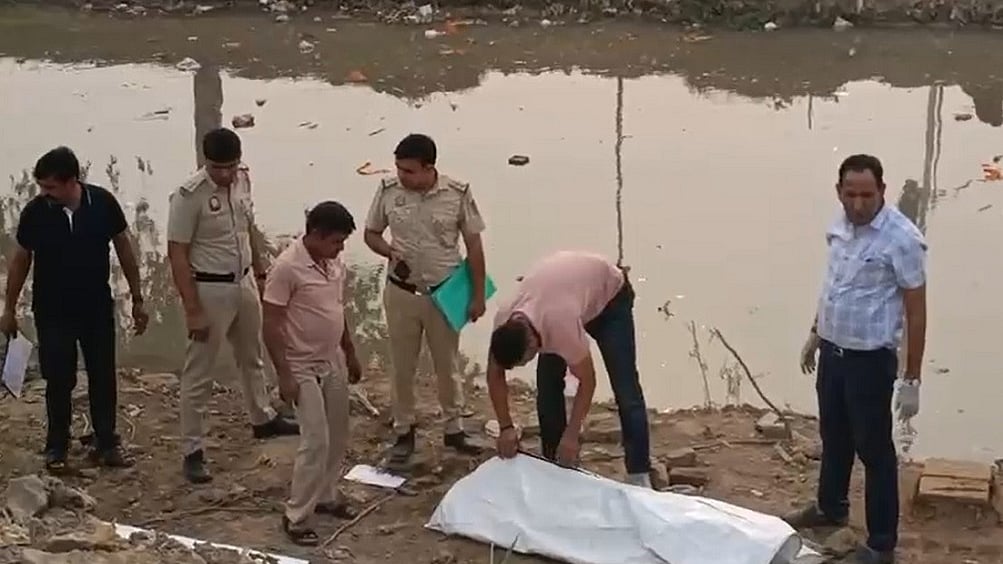 दिल्ली में छठ पूजा की तैयारियों के बीच नहर में मिला महिला का शव, मचा हड़कंप, पुलिस जांच में जुटी