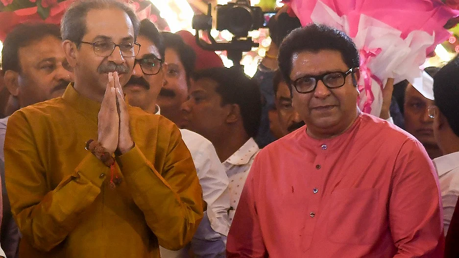 भाई दूज पर ठाकरे परिवार का हुआ मिलन, उद्धव और राज बहन जयवंती के घर पहुंचे