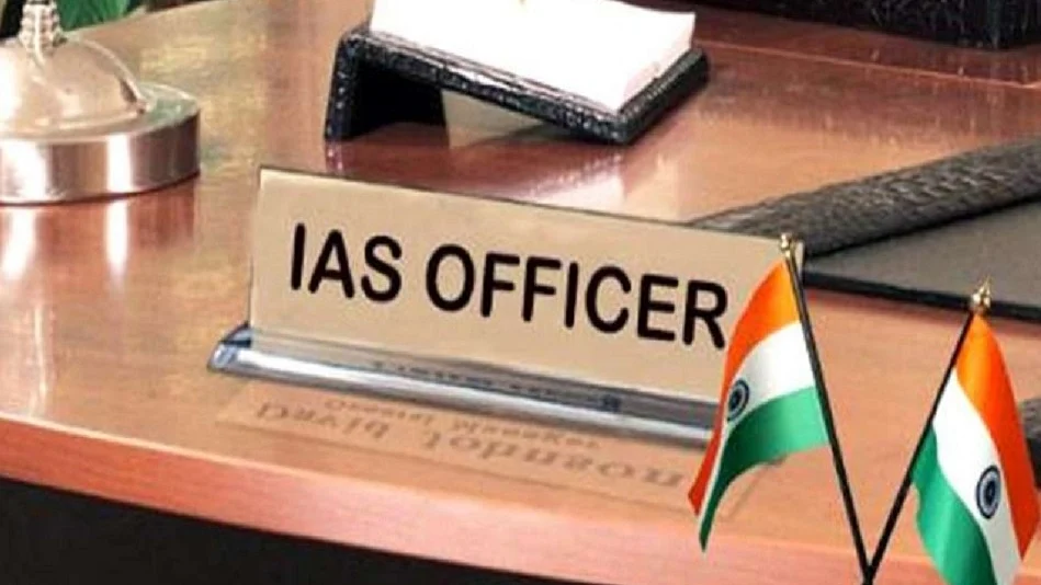UP में बड़े पैमाने पर IAS अधिकारियों का तबादला, 46 अफसर इधर से उधर, कई DM बदले, देखें पूरी लिस्ट
