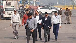 दिल्ली विस्फोट: डॉ. मुजम्मिल ने लालकिला क्षेत्र की कई बार टोह ली थी, FSL ने घटनास्थल से 40 नमूने एकत्र किए