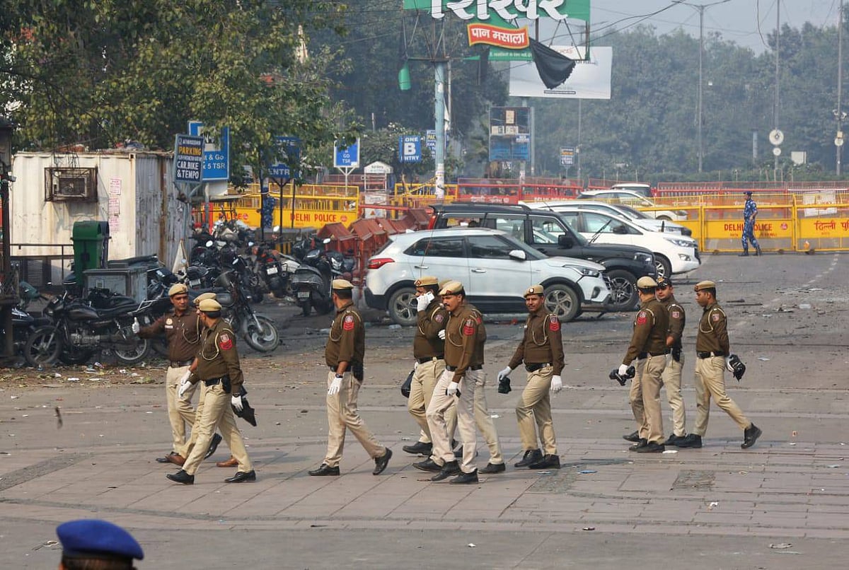 लाल किला विस्फोट से दिल्ली के बाजारों में कारोबार ठप, लोग अब ऑनलाइन खरीदारी पसंद कर रहे