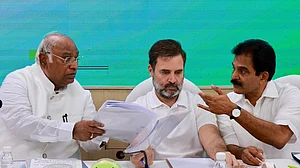 कांग्रेस ने बिहार के नतीजे को अविश्वसनीय बताया, निर्वाचन आयोग की भूमिका पर सवाल खड़े किए