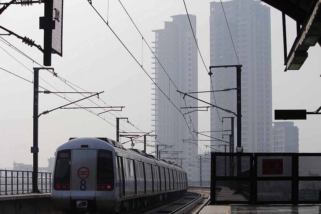 Delhi-NCR Pollution: 9 दिन बाद हवा में मामूली सुधार, फिर बढ़ेगा प्रदूषण, जानें आज कितना है AQI? 
