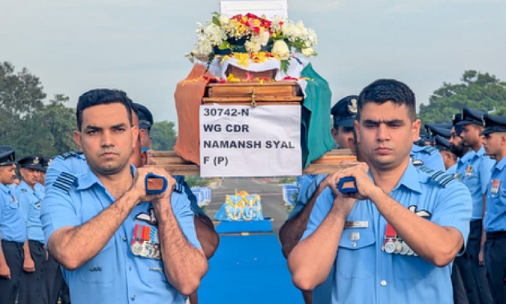 दुबई एयर शोः अमेरिकी पायलट ने नमांश के विमान के क्रैश के बाद भी शो जारी रहने पर जताई हैरानी, क्रू पर भी सवाल