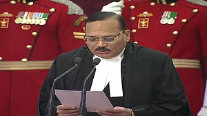 देश के 53वें मुख्य न्यायाधीश बने जस्टिस सूर्यकांत, राष्ट्रपति द्रौपदी मुर्मू ने दिलाई शपथ