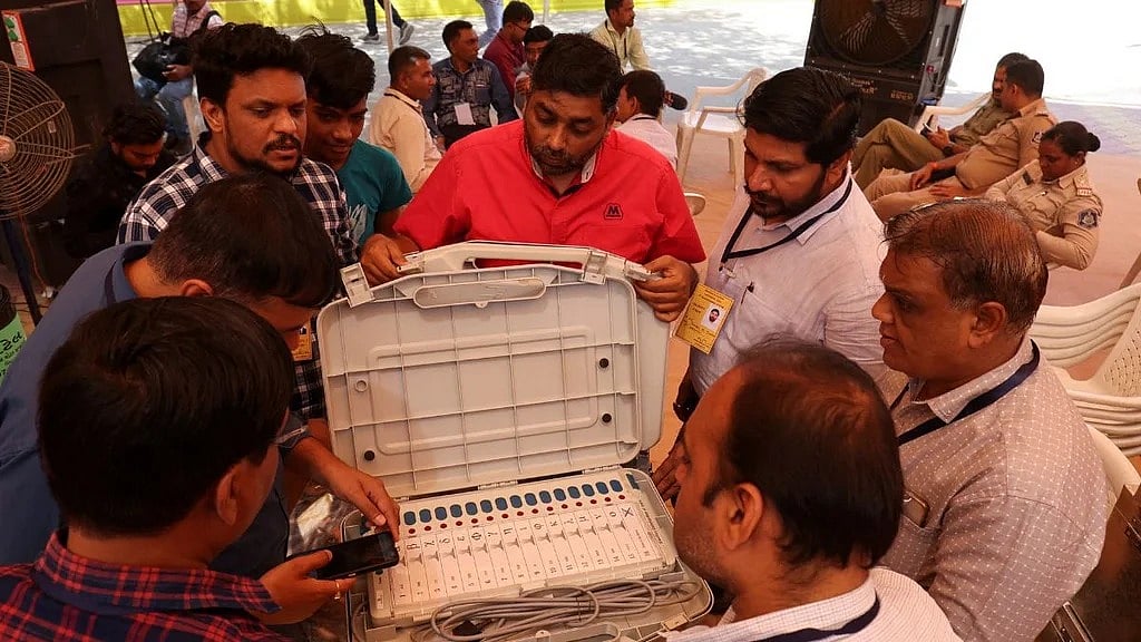 दिल्ली नगर निगम उपचुनाव: 12 वार्ड में मतगणना जारी, 51 उम्मीदवारों की किस्मत का फैसला आज, सुरक्षा के पुख्ता इंतजाम