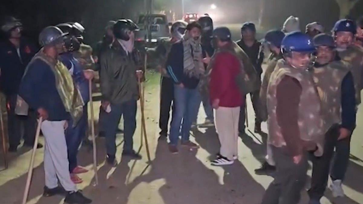 BHU कैंपस में बवाल: मामूली विवाद ने लिया हिंसक रूप, लाठीचार्ज और पथराव से कई घायल, भारी पुलिस बल तैनात