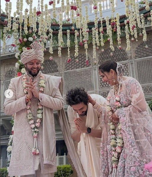 सिनेजीवन: कार्तिक ने शेयर की बहन की शादी की अनदेखी तस्वीरें और OTT अवॉर्ड में छा गई आर्यन खान की 'द बैड्स ऑफ बॉलीवुड'