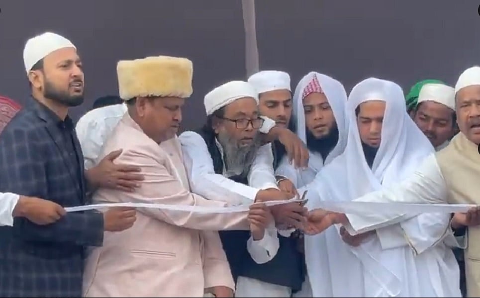 TMC के निलंबित विधायक कबीर ने मुर्शिदाबाद में ‘बाबरी मस्जिद’ की नींव रखी, परिसर में कॉलेज, अस्पताल, होटल भी होगा