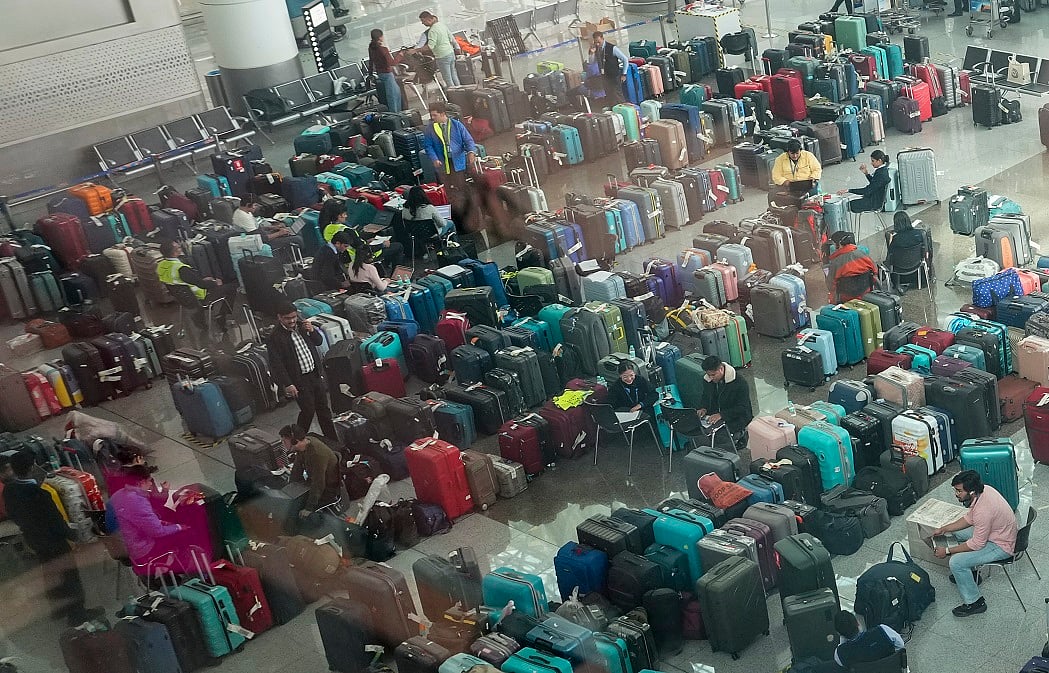 इंडिगो ने DGCA के कारण बताओ नोटिस का भेजा जवाब, कहा- कई कारणों के प्रभाव से हुआ व्यवधान