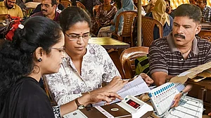 केरल में स्थानीय निकाय चुनावों के लिए गिनती जारी, 244 केंद्रों और 14 जिलाधिकारी कार्यालयों में हो रही मतगणना