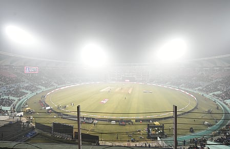 चौथा टी20 मैच: लखनऊ में कोहरे की वजह से टॉस में देरी, अभी तक नहीं हो पाया टॉस, मैच पर संशय बरकरार