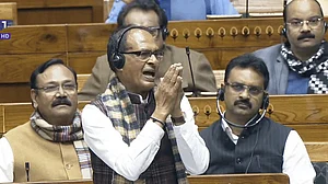 हंगामे के बीच लोकसभा में 'जी राम जी' बिल पास, विपक्ष ने कॉपी फाड़ी, सदन की कार्यवाही कल तक के लिए स्थगित