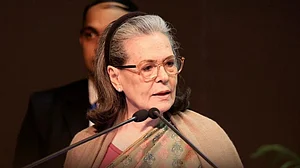 सोनिया गांधी बोलीं- खामेनेई की हत्या पर मोदी सरकार की चुप्पी तटस्थता नहीं, बल्कि जिम्मेदारी से पीछे हटना है