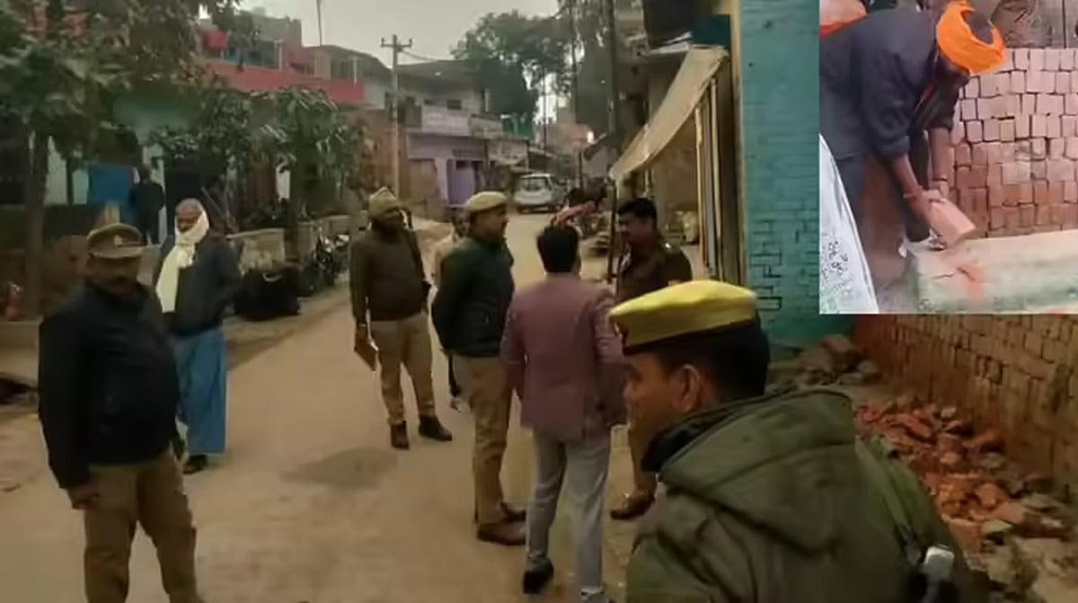 उत्तर प्रदेश: फतेहपुर में मजार पर तोड़फोड़ के मामले में बजरंग दल का एक पदाधिकारी हिरासत में लिया गया