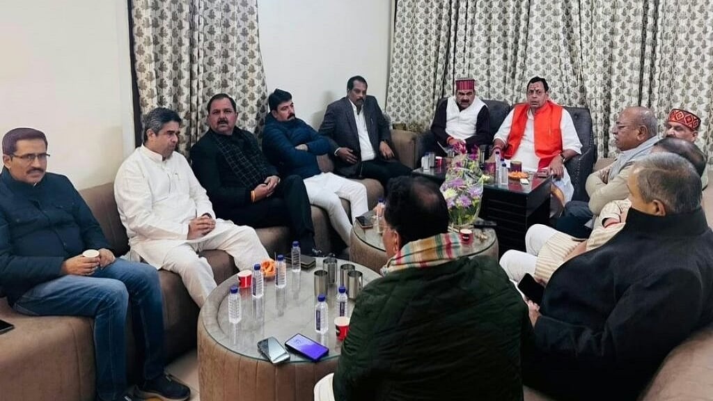 UP में ब्राह्मण विधायकों की बैठक पर चढ़ा सियासी पारा, विपक्ष ने BJP सरकार पर उठाया सवाल, राजभर ने भी साधा निशाना