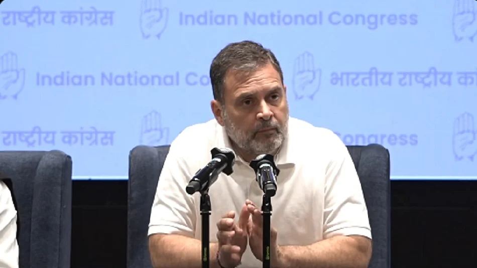 राहुल गांधी ने इंदौर की घटना के लिए बीजेपी सरकार को जिम्मेदार ठहराया है।