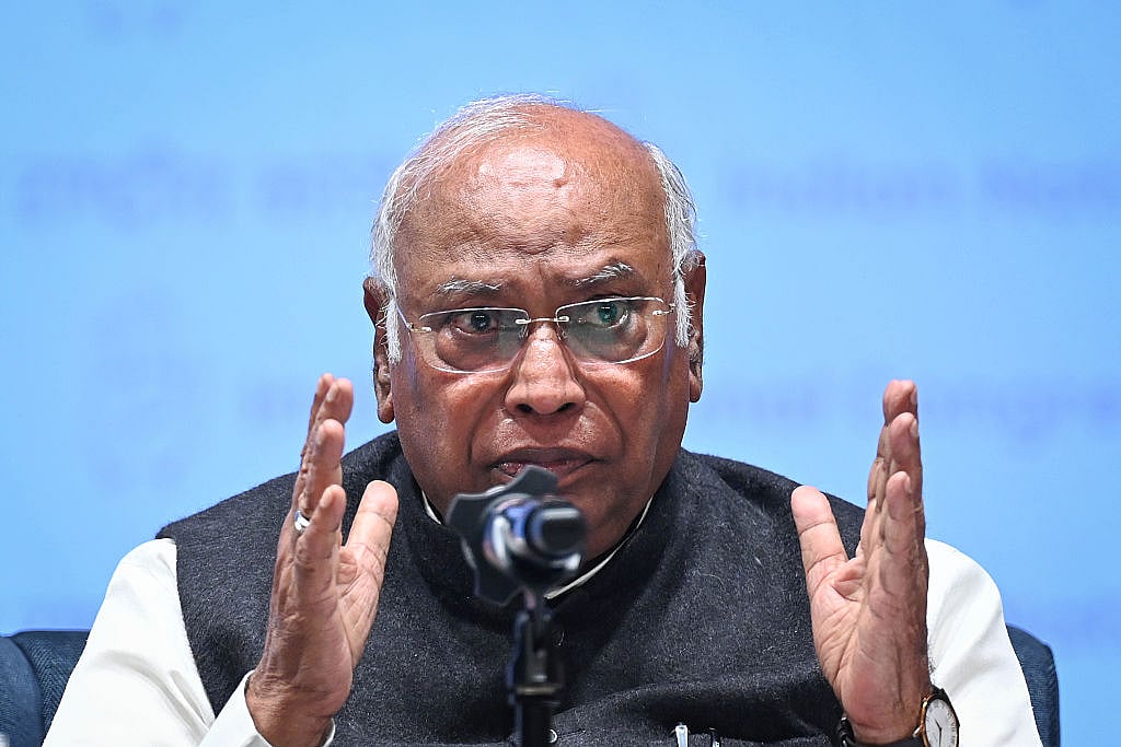 मल्लिकार्जुन खड़गे बोले- कांग्रेस एक विचारधारा है और विचारधाराएं कभी नहीं मरतीं, कांग्रेस एकजुट करती है, जबकि...