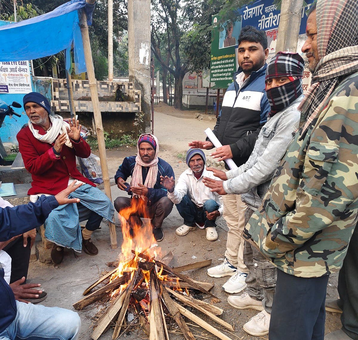 बिहार में कड़ाके की ठंड और घने कोहरे से जनजीवन प्रभावित, पटना में कक्षा आठ तक के स्कूल बंद