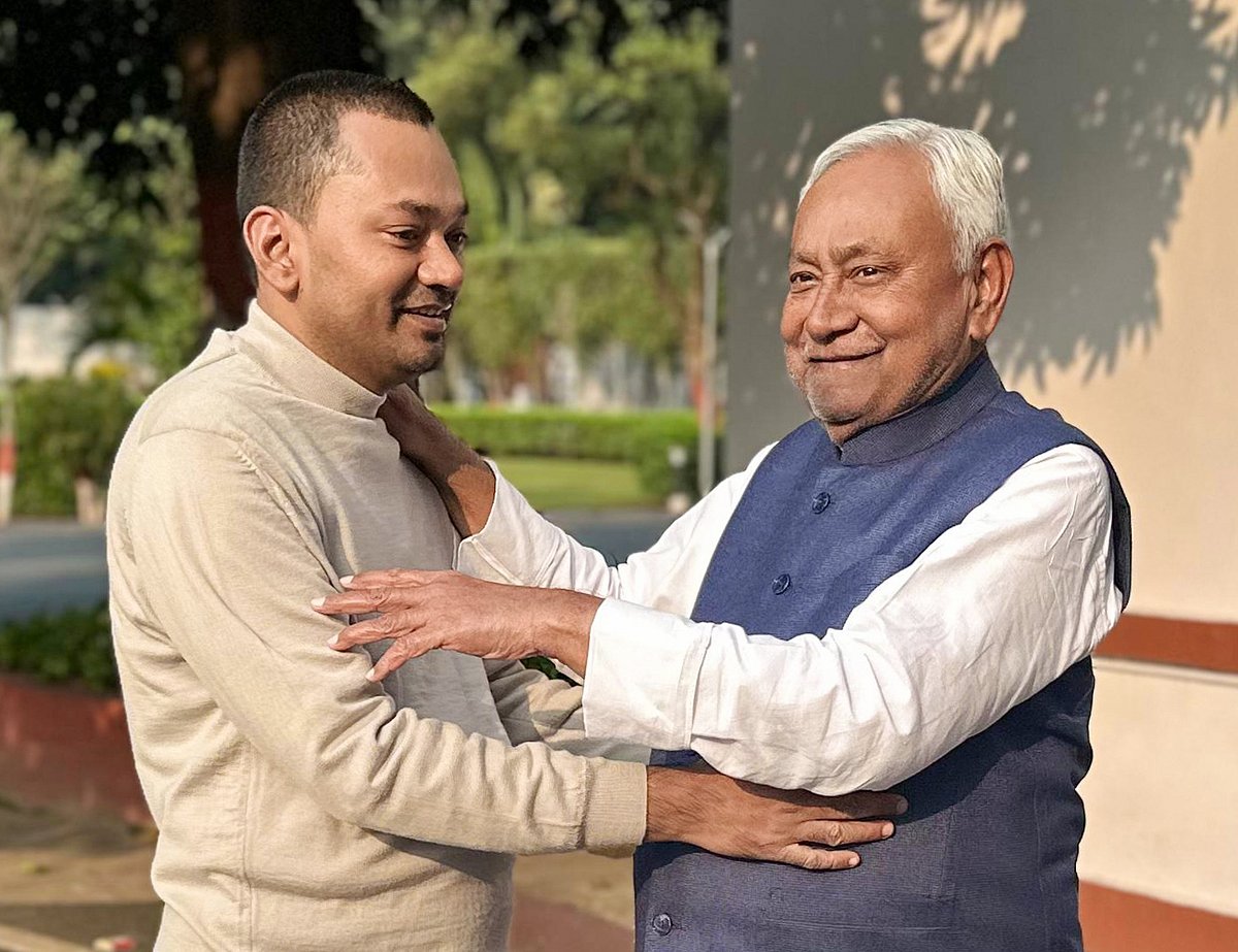 नीतीश के बेटे निशांत की राजनीति में एंट्री की मांग तेज, पोस्टरों के बाद JDU के दिग्गज नेता बोले- वे युवाओं की उम्मीद