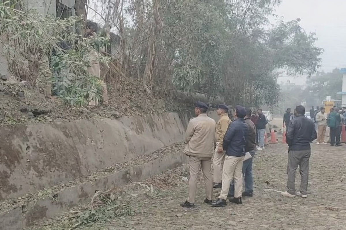 हिमाचल प्रदेश: नालागढ़ थाने के पार जोरदार धमाका, आसपास के घरों की टूटी खिड़कियां, दहशत में लोग, जांच में जुटी पुलिस