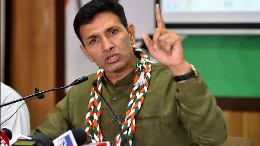 इंदौर के भागीरथपुरा में 36 मौतों के बाद हटाए गए अधिकारी को बनाया कलेक्टर, जीतू पटवारी ने बीजेपी सरकार को घेरा