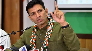 इंदौर के भागीरथपुरा में 36 मौतों के बाद हटाए गए अधिकारी को बनाया कलेक्टर, जीतू पटवारी ने बीजेपी सरकार को घेरा