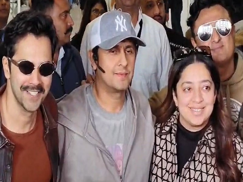 सिनेजीवन: तनोट माता का आशीर्वाद लेने पहुंची 'बॉर्डर-2' की पूरी टीम और रिलीज हुआ 'घर कब आओगे' सॉन्ग