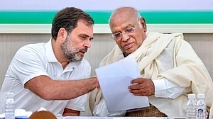 बड़ी खबर LIVE: कांग्रेस ने वासनिक और माकन को केरल के लिए पर्यवेक्षक बनाया, विधायकों की राय से होगा सीएम का फैसला