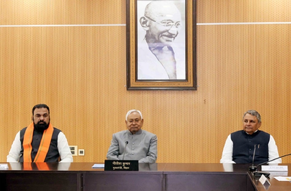 बिहार में 71 IPS अधिकारियों का तबादला, 22 IAS अफसरों का भी हुआ ट्रांस्फर