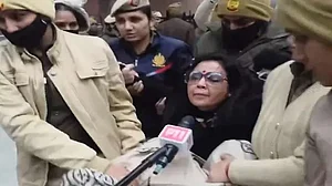 दिल्ली में TMC सांसदों का गृह मंत्रालय के बाहर प्रदर्शन, हिरासत में महुआ मोइत्रा, डेरेक ओ ब्रायन समेत कई नेता