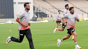 IND vs NZ 1st ODI: जीत के साथ सीरीज का आगाज करने के इरादे से उतरेगी टीम इंडिया, जानें किसका पलड़ा है भारी?