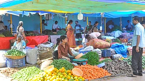 अर्थतंत्र की खबरें: भारत में दिसंबर में थोक महंगाई दर बढ़कर हुई 0.83 प्रतिशत और सोने और चांदी ने छुआ आसमान